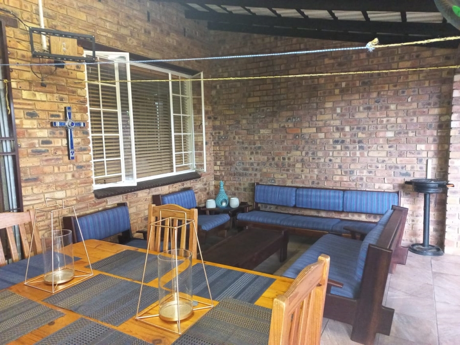 3 Bedroom Property for Sale in Safari Gardens North West